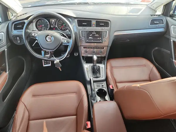 3VWH17AU9HM518897 2017 VOLKSWAGEN GOLF - Image 8