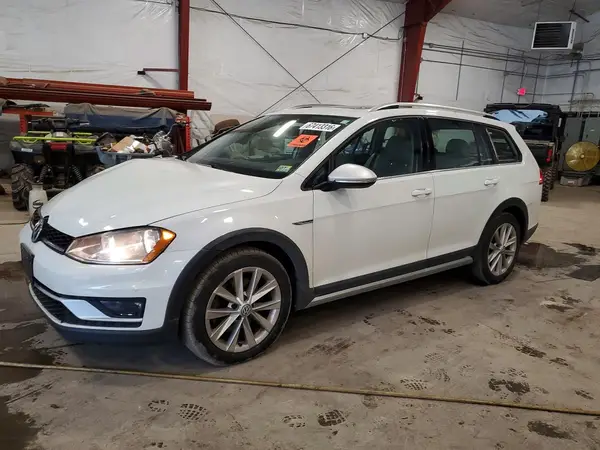 3VWH17AU9HM519015 2017 VOLKSWAGEN GOLF - Image 1