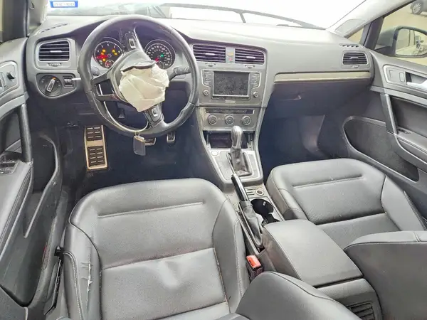 3VWH17AU9HM519726 2017 VOLKSWAGEN GOLF - Image 8