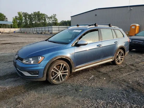 3VWH17AU9HM522416 2017 VOLKSWAGEN GOLF - Image 1