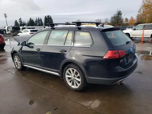 3VWH17AU9HM523663 2017 VOLKSWAGEN GOLF - Image 2