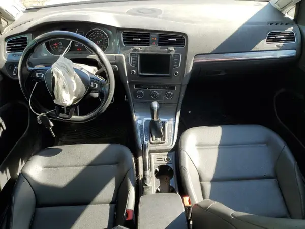 3VWH17AU9HM524313 2017 VOLKSWAGEN GOLF - Image 8