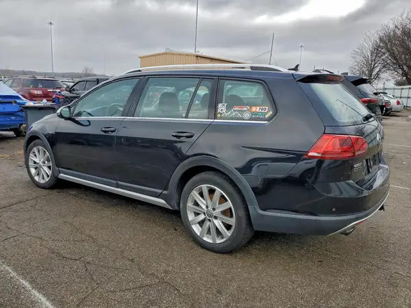 3VWH17AU9HM527793 2017 VOLKSWAGEN GOLF - Image 2