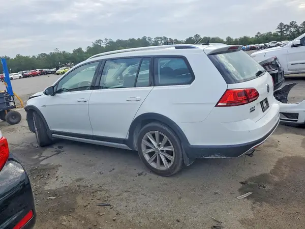 3VWH17AU9HM529026 2017 VOLKSWAGEN GOLF - Image 2