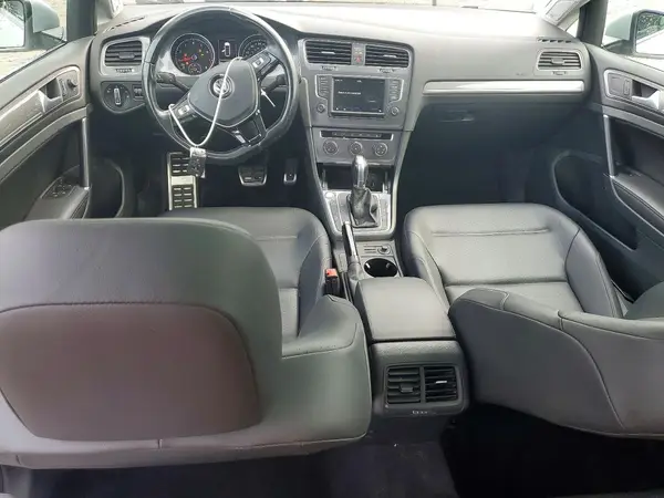 3VWH17AU9HM529026 2017 VOLKSWAGEN GOLF - Image 8