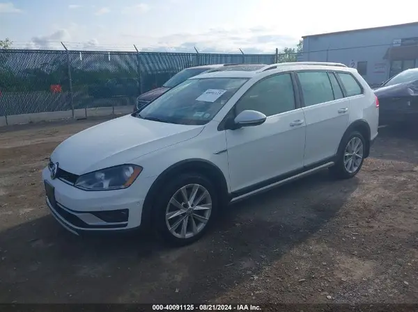 3VWH17AU9HM533688 2017 VOLKSWAGEN GOLF - Image 2
