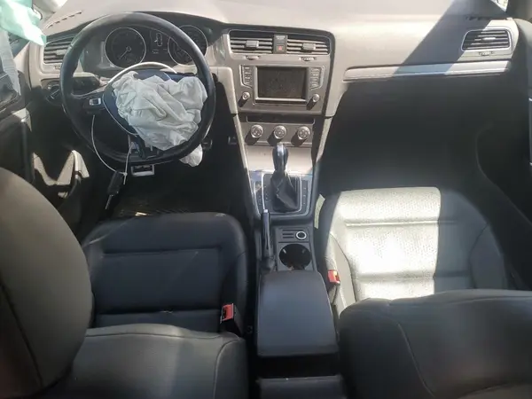 3VWH17AU9HM535070 2017 VOLKSWAGEN GOLF - Image 8