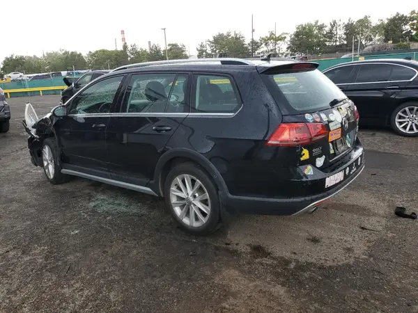3VWH17AU9HM540625 2017 VOLKSWAGEN GOLF - Image 2