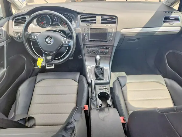 3VWH17AU9HM542102 2017 VOLKSWAGEN GOLF - Image 8