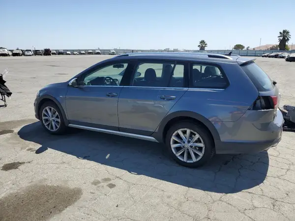 3VWH17AU9HM544237 2017 VOLKSWAGEN GOLF - Image 2