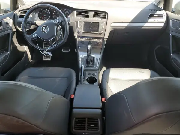 3VWH17AU9HM544237 2017 VOLKSWAGEN GOLF - Image 8