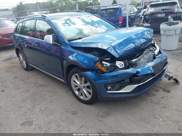 3VWH17AU9HM544299 2017 VOLKSWAGEN GOLF - Image 1