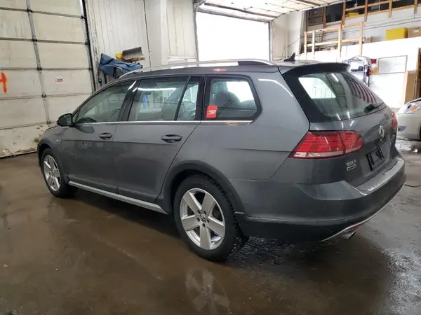 3VWH17AU9JM750566 2018 VOLKSWAGEN GOLF - Image 2