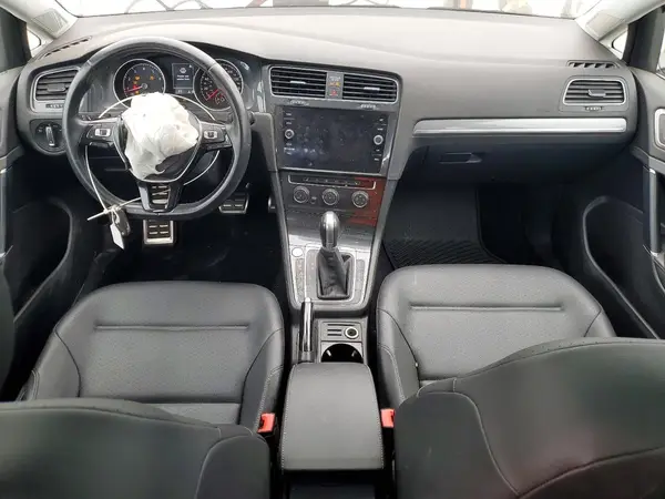 3VWH17AU9JM753189 2018 VOLKSWAGEN GOLF - Image 8