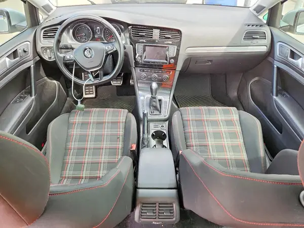3VWH17AU9JM756996 2018 VOLKSWAGEN GOLF - Image 8