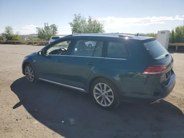 3VWH17AU9JM758196 2018 VOLKSWAGEN GOLF - Image 2