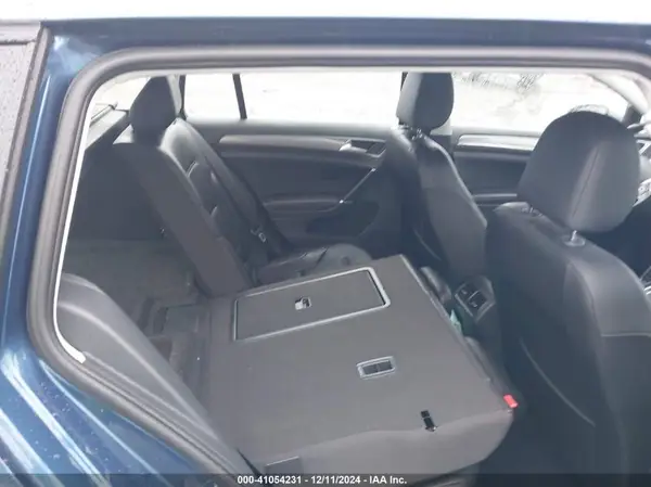 3VWH17AU9JM759994 2018 VOLKSWAGEN GOLF - Image 8
