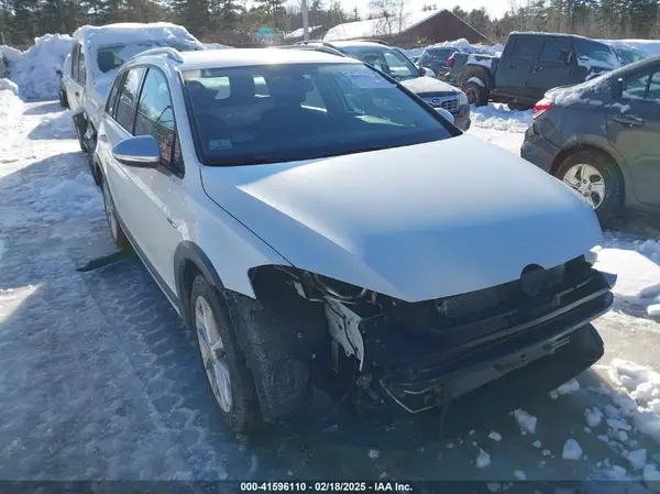 3VWH17AU9KM515974 2019 VOLKSWAGEN GOLF - Image 1