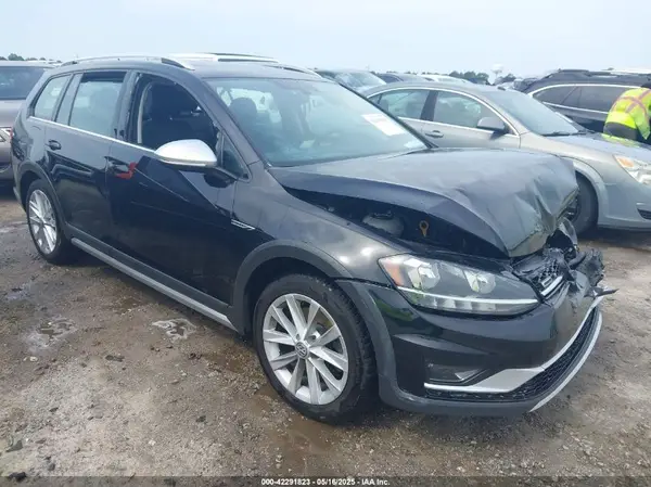3VWH17AU9KM516123 2019 VOLKSWAGEN GOLF - Image 1