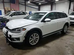 3VWH17AU9KM523279 2019 VOLKSWAGEN GOLF