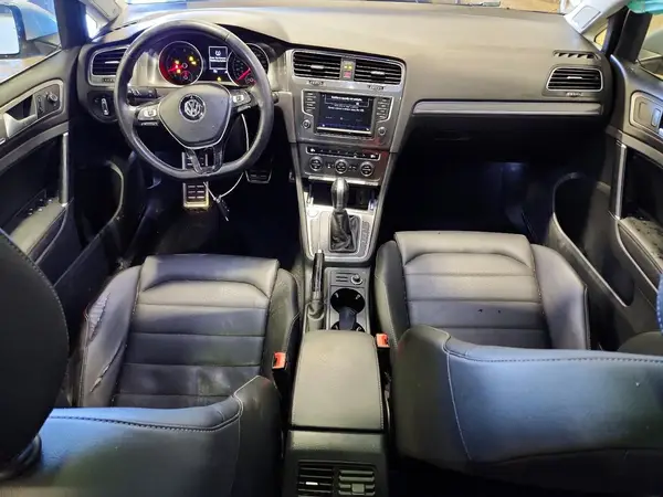 3VWH17AUXHM506614 2017 VOLKSWAGEN GOLF - Image 8