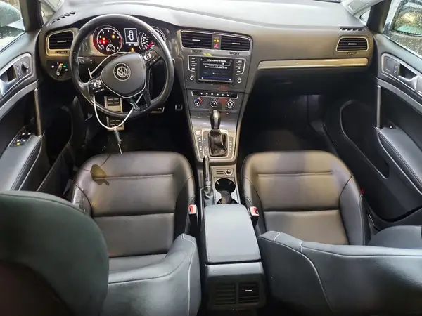 3VWH17AUXHM511425 2017 VOLKSWAGEN GOLF - Image 8