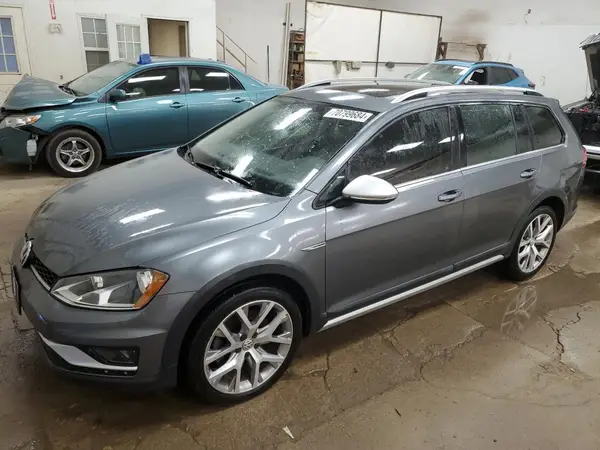 3VWH17AUXHM511909 2017 VOLKSWAGEN GOLF - Image 1