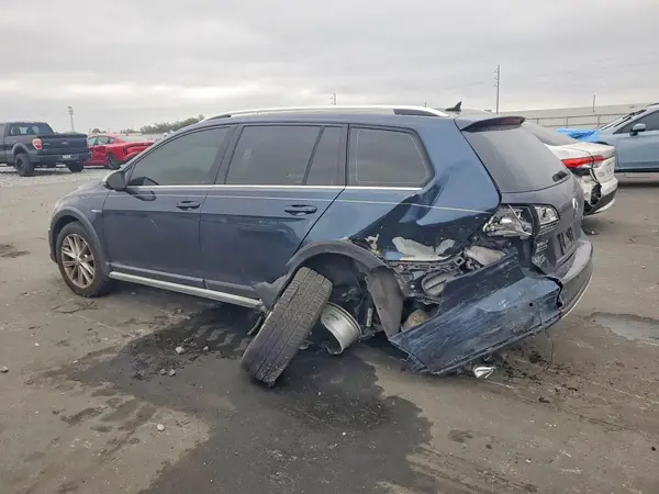 3VWH17AUXHM517113 2017 VOLKSWAGEN GOLF - Image 2