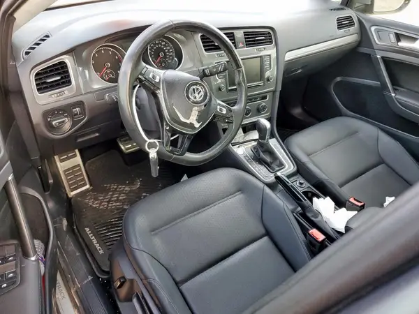 3VWH17AUXHM519119 2017 VOLKSWAGEN GOLF - Image 8