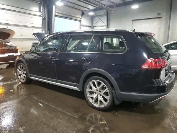3VWH17AUXHM520920 2017 VOLKSWAGEN GOLF - Image 2