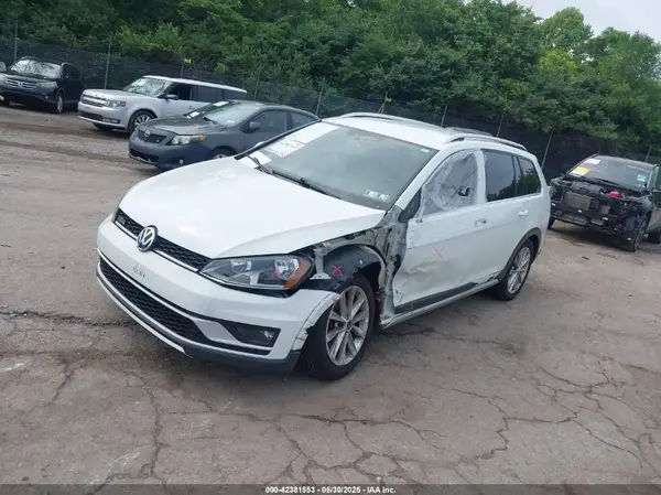 3VWH17AUXHM523431 2017 VOLKSWAGEN GOLF - Image 2