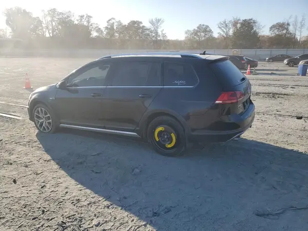 3VWH17AUXHM526071 2017 VOLKSWAGEN GOLF - Image 2