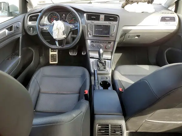 3VWH17AUXHM526555 2017 VOLKSWAGEN GOLF - Image 8