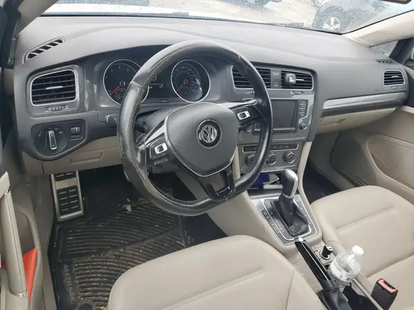 3VWH17AUXHM526815 2017 VOLKSWAGEN GOLF - Image 8