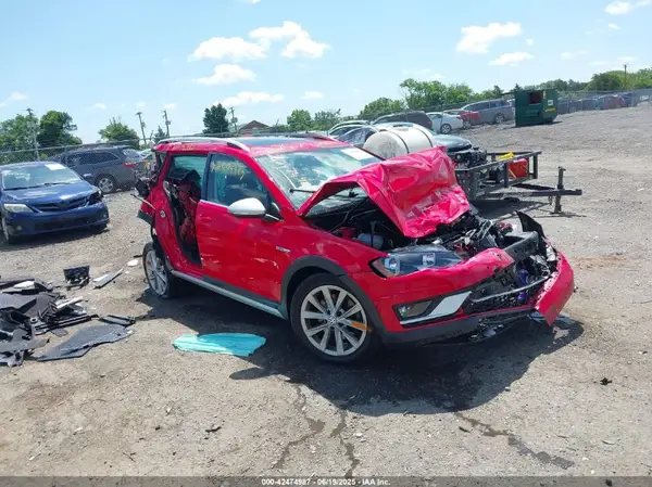 3VWH17AUXHM529780 2017 VOLKSWAGEN GOLF - Image 1