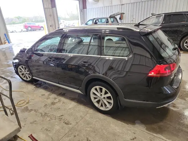 3VWH17AUXHM532310 2017 VOLKSWAGEN GOLF - Image 2
