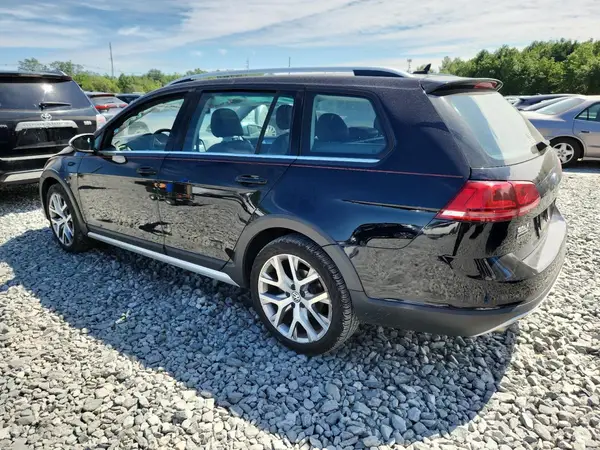 3VWH17AUXHM538365 2017 VOLKSWAGEN GOLF - Image 2