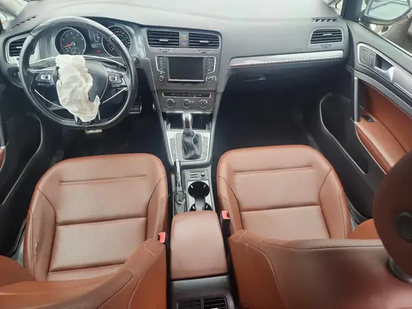 3VWH17AUXHM542545 2017 VOLKSWAGEN GOLF - Image 8
