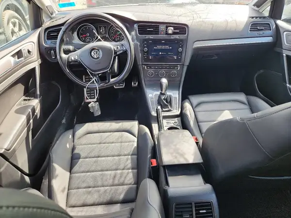 3VWH17AUXJM758577 2018 VOLKSWAGEN GOLF - Image 8