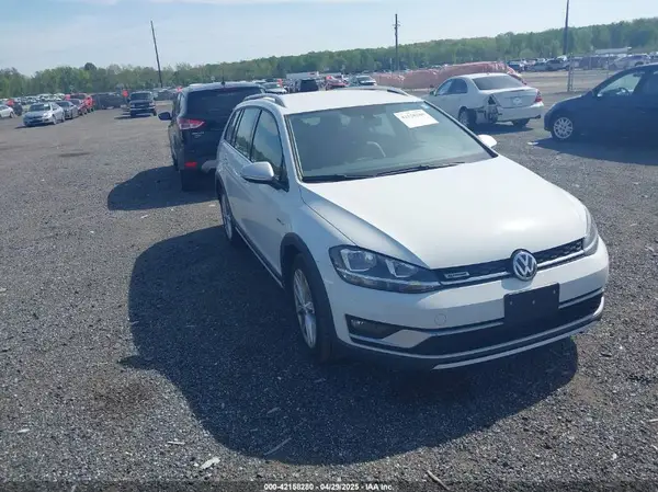 3VWH17AUXKM501078 2019 VOLKSWAGEN GOLF - Image 1