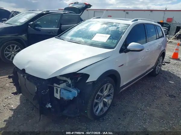 3VWH17AUXKM505664 2019 VOLKSWAGEN GOLF - Image 2
