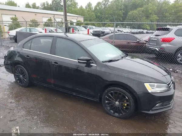 3VWL07AJ1GM213086 2016 VOLKSWAGEN JETTA - Image 1