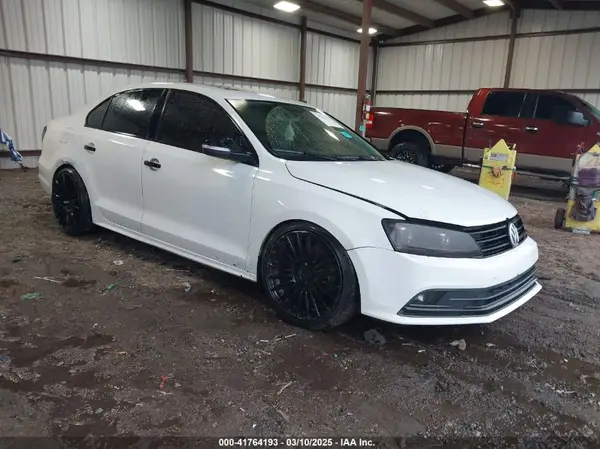 3VWL07AJ1GM213119 2016 VOLKSWAGEN JETTA - Image 1