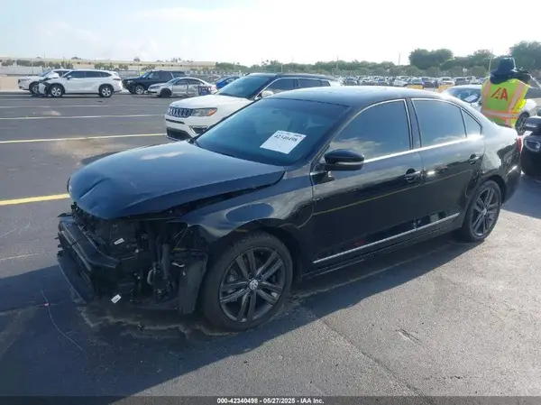 3VWL17AJ0JM214427 2018 VOLKSWAGEN JETTA - Image 2
