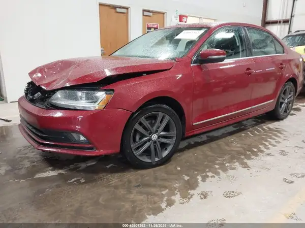 3VWL17AJ0JM216257 2018 VOLKSWAGEN JETTA - Image 2