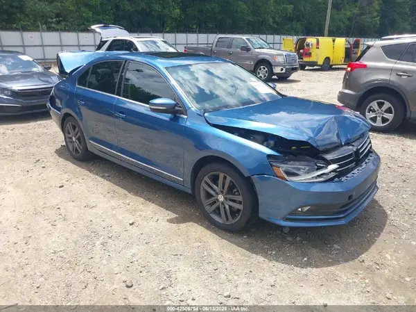 3VWL17AJ0JM236248 2018 VOLKSWAGEN JETTA - Image 1