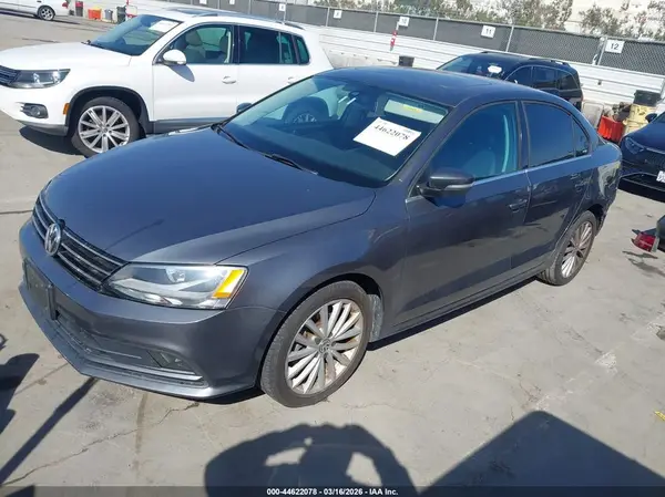 3VWL17AJ1GM215675 2016 VOLKSWAGEN JETTA - Image 2