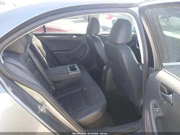 3VWL17AJ1GM215675 2016 VOLKSWAGEN JETTA - Image 8