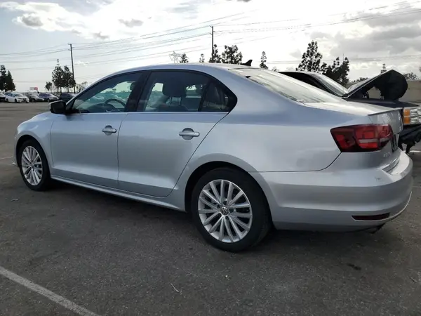 3VWL17AJ1GM257859 2016 VOLKSWAGEN JETTA - Image 2