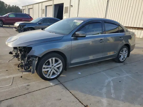 3VWL17AJ1HM371703 2017 VOLKSWAGEN JETTA - Image 1